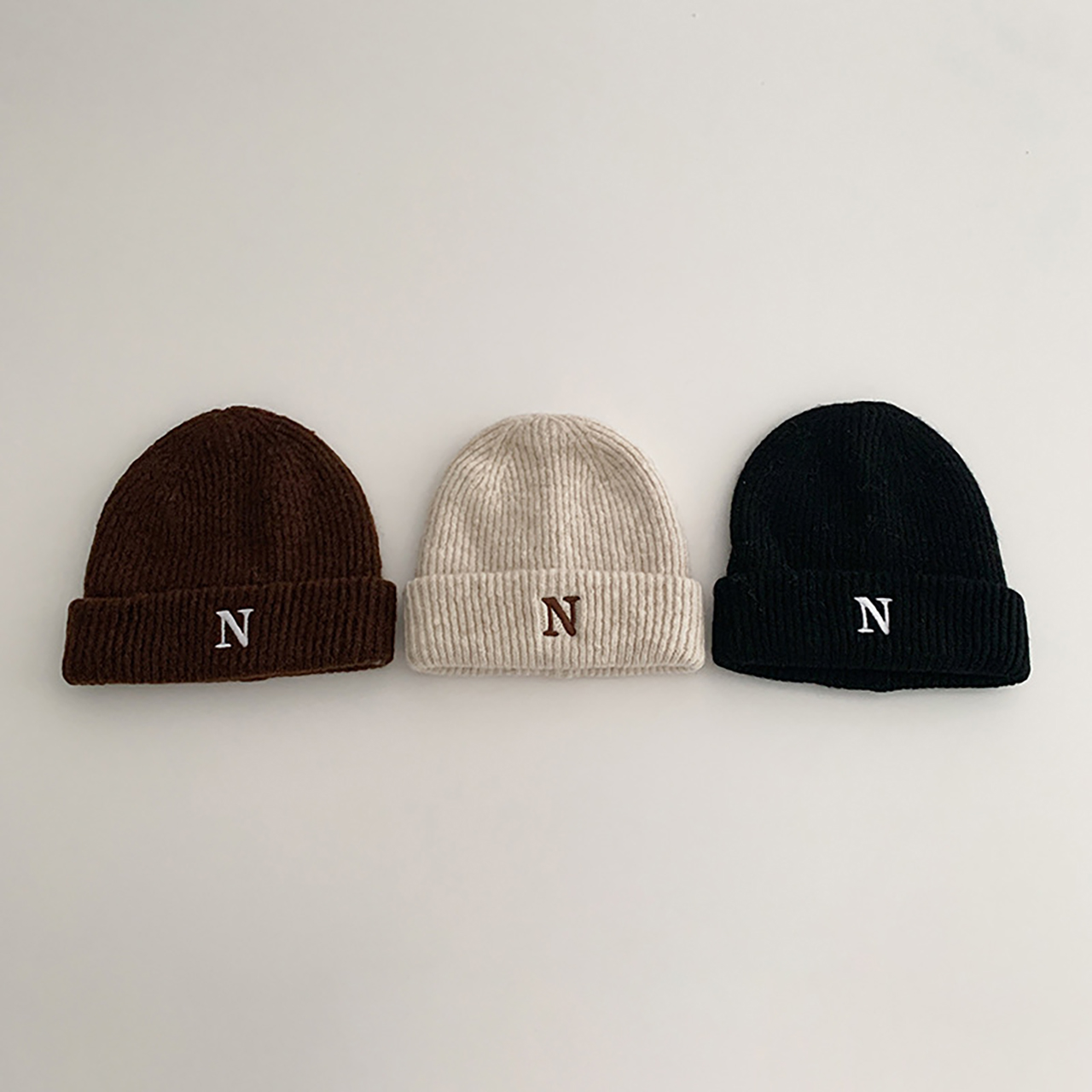 Gorro de punto con letras bord - Embroidery Letter N reseña y precio